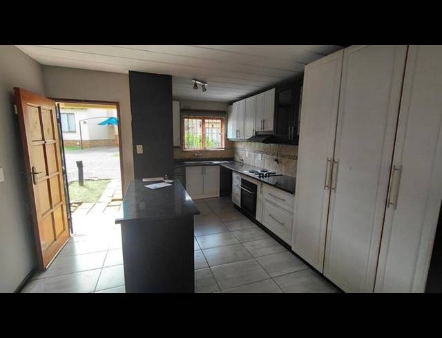 3 BEDROOM TOWNHOUSE FOR SALE IN LIEFDE EN VREDE